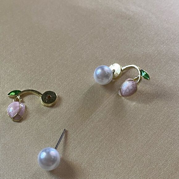 Vintage style tulip stud earrings M29 - Picture 5 of 5